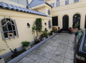 Casa de 4 ambientes, Villa del Parque · Venta de Casa 3/4 Amb en Dos Plantas con Cochera en El Barrio de Villa del Parque!