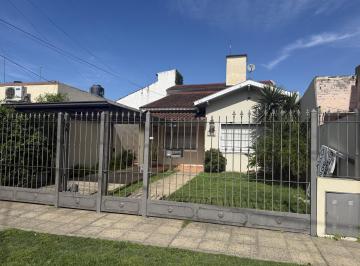 Casa · 120m² · 4 Ambientes · 1 Cochera · Casa Alquiler Padua