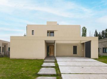 Casa de 5 ambientes, Presidente Perón · Casa a Estrenar de Diseño Contemporáneo, 3 Dorm., Piscina en Lagos de San Eliseo.