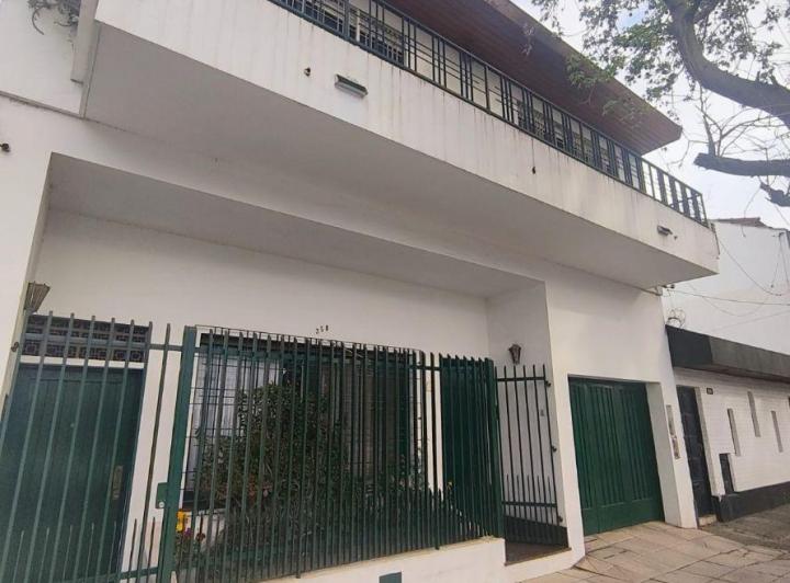 PH · 180m² · 4 Ambientes · 1 Cochera