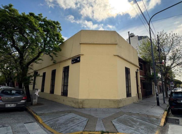 Casa · 180m² · 5 Ambientes