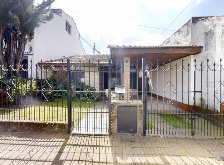 Casa · 130m² · 4 Ambientes · 1 Cochera