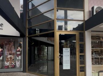 Local comercial · 38m² · 2 Ambientes · Alquiler Local - Guemes