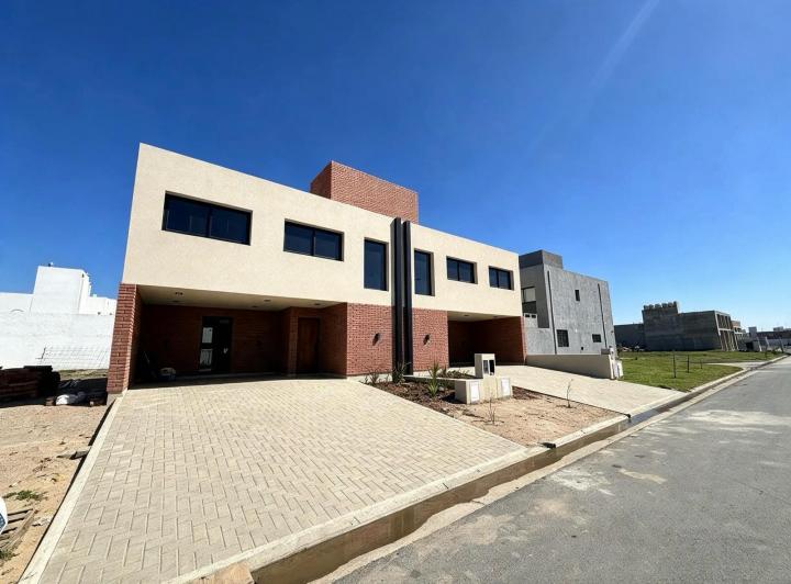 PH · 180m² · 3 Dormitorios · 2 Cocheras