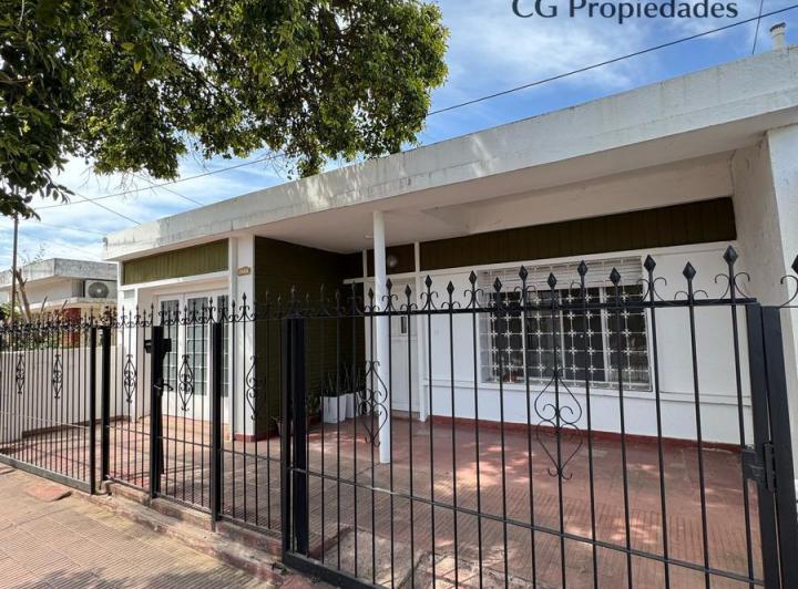 Casa · 142m² · 9 Ambientes · 2 Cocheras