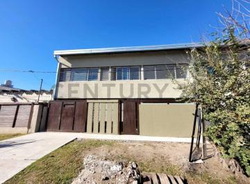 Casa · 136m² · 5 Ambientes · 1 Cochera · Venta de Duplex a Estrenar en City Bell