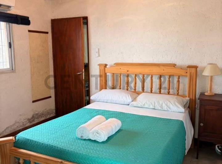Casa · 240m² · 4 Dormitorios · 3 Cocheras
