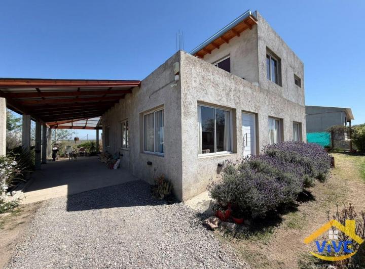 Casa · 263m² · 4 Ambientes · 1 Cochera
