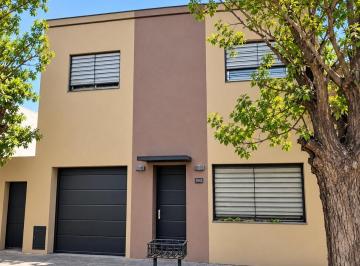 Casa · 210m² · 6 Ambientes · 1 Cochera · Caseros · en Venta Casa 6 Ambientes en Dos Plantas F: 11302