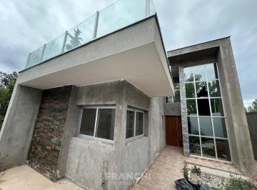 Casa · 309m² · 9 Ambientes · Casa en Chacras de Coria