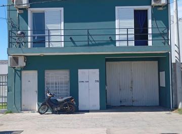 Edificio de 6 ambientes, Venado Tuerto · Edificio con 6 Dptos y Cocheras