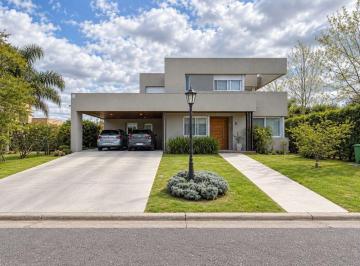 Casa de 7 ambientes, Rosario · Casa en Venta 5 Dorm. en Palos Verdes, Fisherton Rosario.