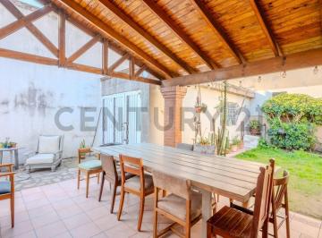 Casa · 135m² · 3 Ambientes · 2 Cocheras · Casa 3 Ambientes con Jardin y Parrilla - Villa Bosch
