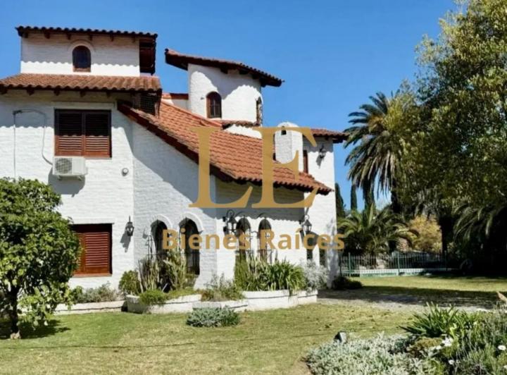 Casa · 185m² · 5 Ambientes · 5 Cocheras