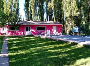 Casa · 272m² · 3 Dormitorios · Chacra con Piscina en Venta | Ruta 7 - Centenario, Neuquén