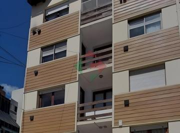 Departamento · 80m² · 5 Ambientes · Departamento en Bariloche de 3 Dorm., 2 Baños, Baulera, Céntrico. Apto Crédito Bancario.