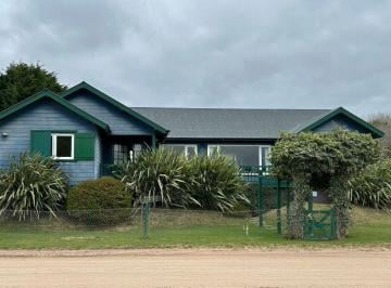 Casa de 6 ambientes, Cariló · Alquilo Casa en Carilo - La Madriguera - La Casa de Tus Sueños!