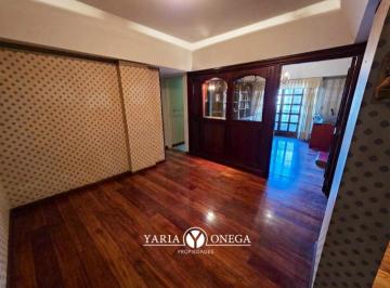 Departamento · 88m² · 4 Ambientes · 1 Cochera · Departamento con Balcón y Cochera Apto Profesional