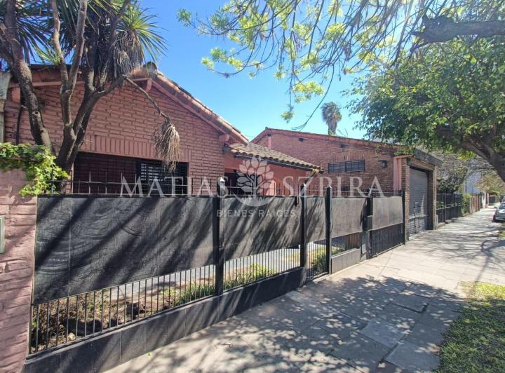 Casa · 210m² · 3 Ambientes · 3 Cocheras