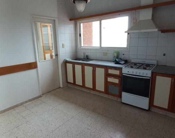 Departamento · 80m² · 4 Ambientes · 1 Cochera