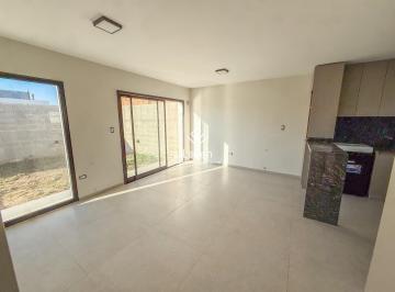 Casa · 79m² · 2 Ambientes · Venta Casa 2 Dorm en Pampas de Manantiales con Cochera