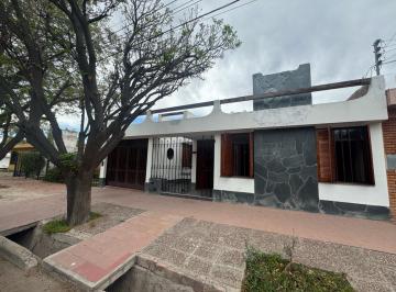 Casa · 157m² · 4 Ambientes · 2 Cocheras · Casa en Alquiler - Barrio Trapiche - Godoy Cruz - Mendoza