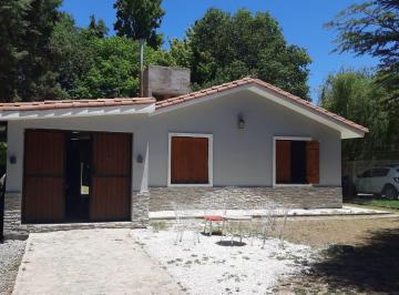 Casa de 4 ambientes, Anisacate · Zona Comercial Casa Amoblada - con Pileta Sobre Ruta 5 Valle de Anisacate