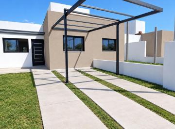 Casa · 70m² · 4 Ambientes · 1 Cochera · Venta Casa Barrio Norte Villa Allende