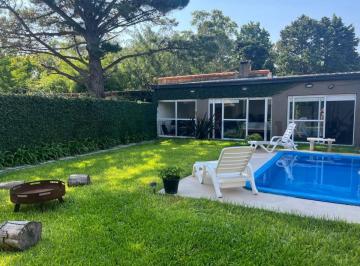 Casa · 150m² · 4 Ambientes · 2 Cocheras · Casa en City Bell en Alquiler