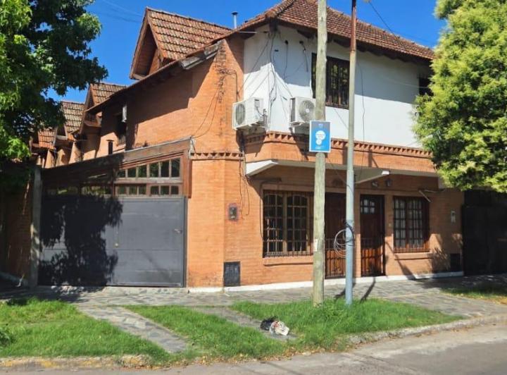 Casa · 83m² · 3 Ambientes · 1 Cochera