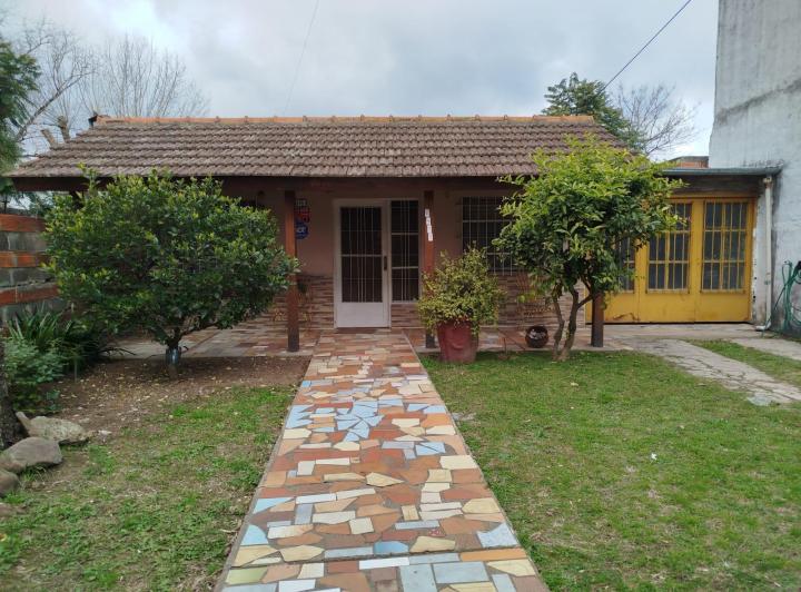 Casa · 99m² · 3 Ambientes · 4 Cocheras