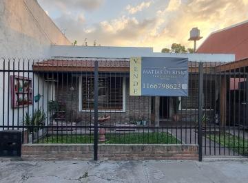 Foto · Venta Casa 3 Ambientes Jardin y Parrilla - Jose C Paz