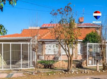 Casa · 250m² · 7 Ambientes · 2 Cocheras · Casa en Venta Villa Rebeca con Depto Zona Sur