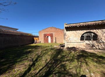 Bodega-Galpón · 468m² · Venta de 3 Galpones con Casa Sobre Ruta 11