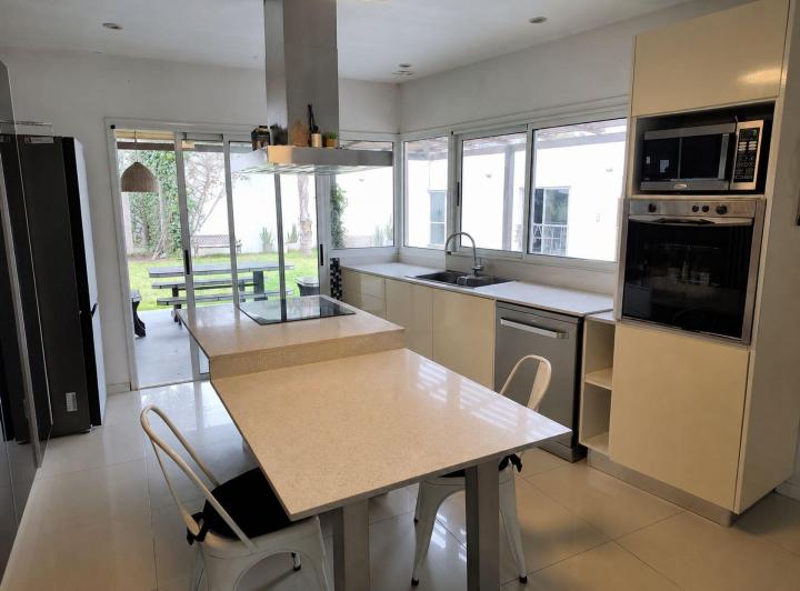 Casa · 454m² · 4 Ambientes · 4 Cocheras