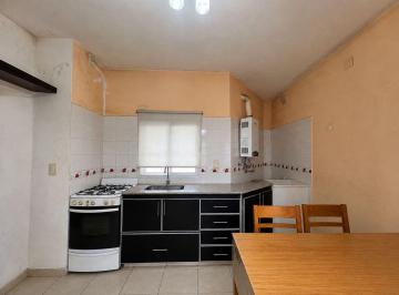 PH · 121m² · 4 Ambientes · 1 Cochera · PH con Terraza y Cochera