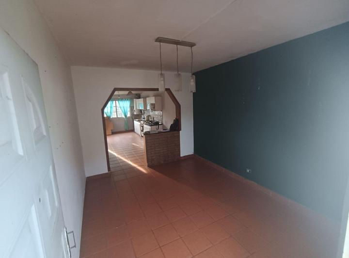 Casa · 73m² · 4 Ambientes · 1 Cochera