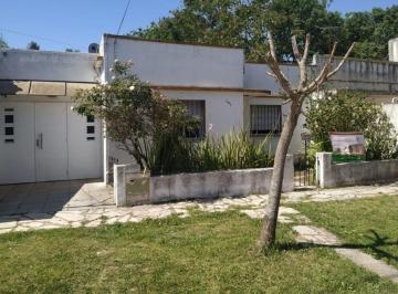 Casa · 110m² · 3 Ambientes · 1 Cochera · Venta Casa en Una Planta a Valor de Lote