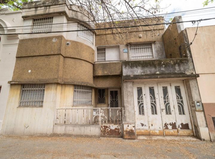 Casa · 232m² · 9 Ambientes · 1 Cochera
