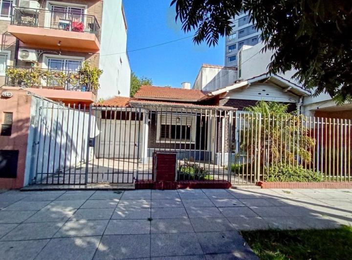 Casa · 102m² · 4 Ambientes · 1 Cochera