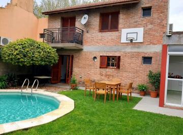 Casa · 125m² · 4 Ambientes · 1 Cochera · Casa en Venta en Villa Elisa