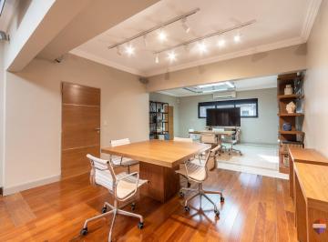 Oficina comercial · 239m² · Propiedad Para Uso Comercial en Alquiler