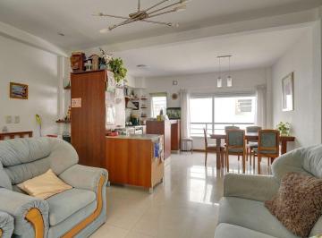 PH · 56m² · 3 Ambientes · 1 Cochera · Impecable 3 Amb. Terraza Propia, Quincho y Cochera