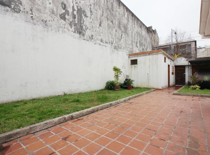 Terreno · 242m²