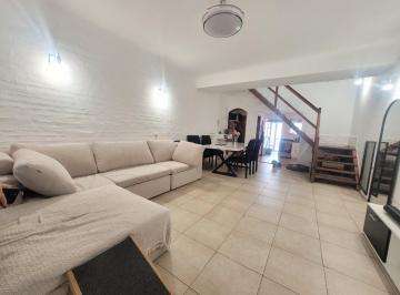 PH · 95m² · 4 Ambientes · 1 Cochera · PH en Alquiler 4 Ambientes con Cochera