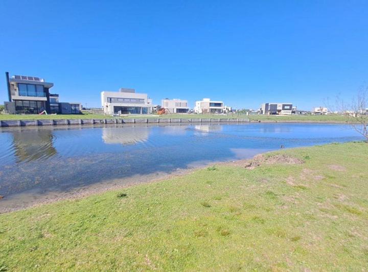 Terreno · 836m²