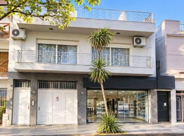 PH · 221m² · 6 Ambientes · 1 Cochera · PH 6 Amb en Venta Terraza Patio Cochera Floresta