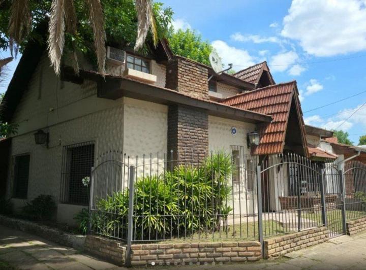 Casa · 170m² · 4 Ambientes · 2 Cocheras