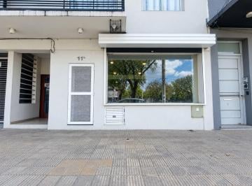 Local comercial · 50m² · 1 Cochera · Local en Alquiler La Plata Habilitacion y Cochera