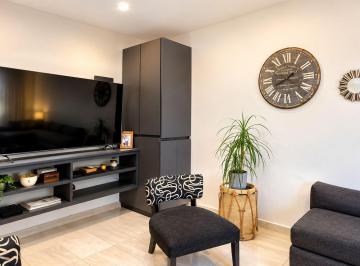 Casa · 104m² · 5 Ambientes · 1 Cochera · Casa Remodelada a Nuevo! - 3dorm/patio/cochera - Lanus